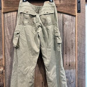 Zanadi women’s Cargo Pants in Olive Green